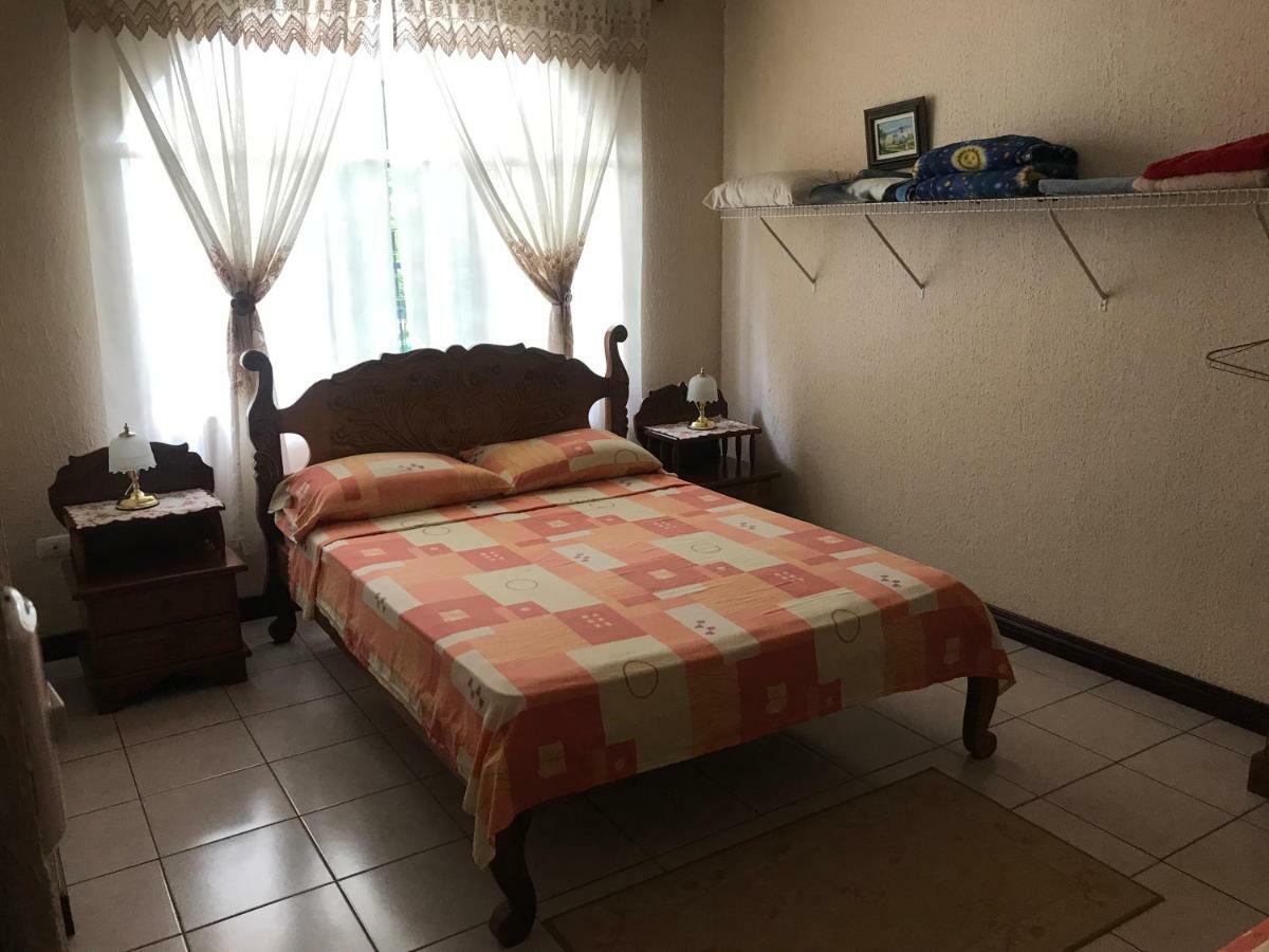 Desamparados  Casa Del Suizo Bed & Breakfast エクステリア 写真
